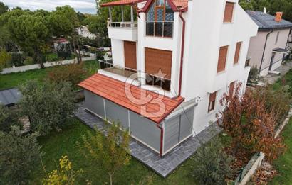 Ayvalık Altınova 5+1 Denize 170m Satılk Tripleks Manzaralı Villa