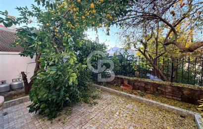 Ayvalık Sakarya Mahallesinde 6+1 Tamamen Orjinal Taş Rum Evi