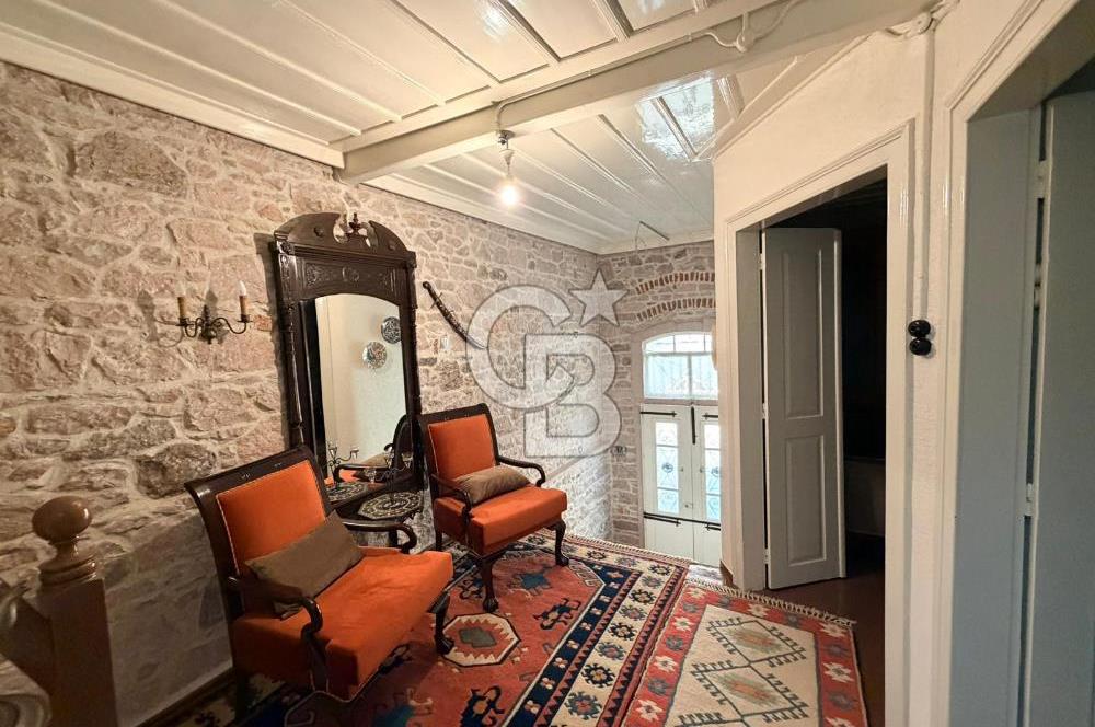 Ayvalık Sakarya Mahallesinde 6+1 Tamamen Orjinal Taş Rum Evi