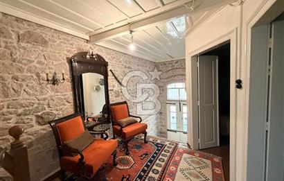 Ayvalık Sakarya Mahallesinde 6+1 Tamamen Orjinal Taş Rum Evi