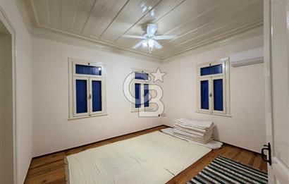 Ayvalık Sakarya Mahallesinde 6+1 Tamamen Orjinal Taş Rum Evi