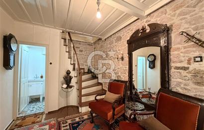 Ayvalık Sakarya Mahallesinde 6+1 Tamamen Orjinal Taş Rum Evi