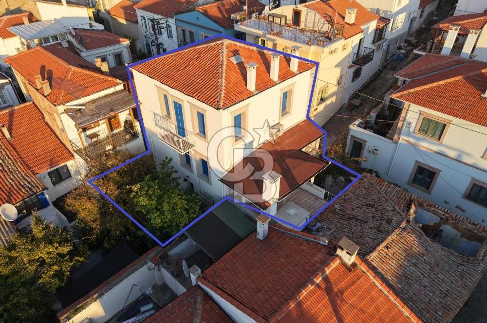 Ayvalık Sakarya Mahallesinde 6+1 Tamamen Orjinal Taş Rum Evi