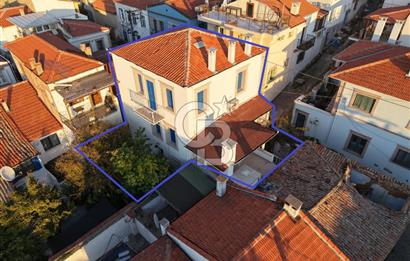 Ayvalık Sakarya Mahallesinde 6+1 Tamamen Orjinal Taş Rum Evi