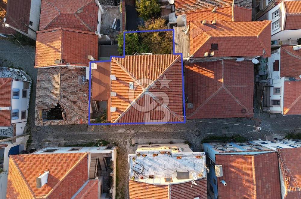 Ayvalık Sakarya Mahallesinde 6+1 Tamamen Orjinal Taş Rum Evi