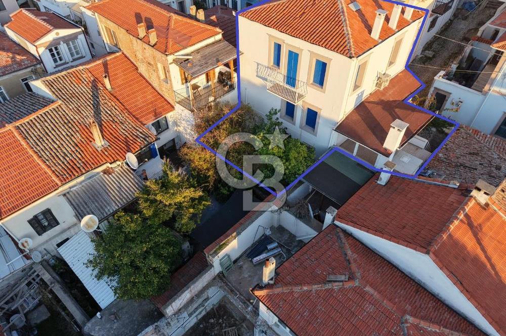 Ayvalık Sakarya Mahallesinde 6+1 Tamamen Orjinal Taş Rum Evi