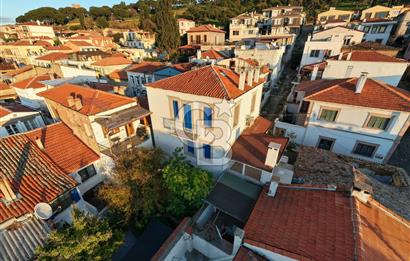 Ayvalık Sakarya Mahallesinde 6+1 Tamamen Orjinal Taş Rum Evi