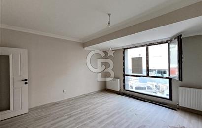 AKÇABURGAZ MERKEZDE ÜNİVERSİTEYE YAKIN SATILIK 2+1 DAİRE