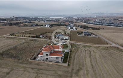 GÖLBAŞI - BAHÇELİEVLER MAH. GÖL MANZARALI SATILIK VİLLA