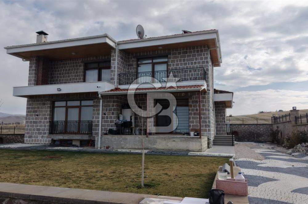 GÖLBAŞI - BAHÇELİEVLER MAH. GÖL MANZARALI SATILIK VİLLA