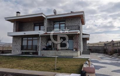 GÖLBAŞI - BAHÇELİEVLER MAH. GÖL MANZARALI SATILIK VİLLA