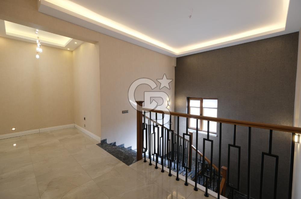 GÖLBAŞI - BAHÇELİEVLER MAH. GÖL MANZARALI SATILIK VİLLA