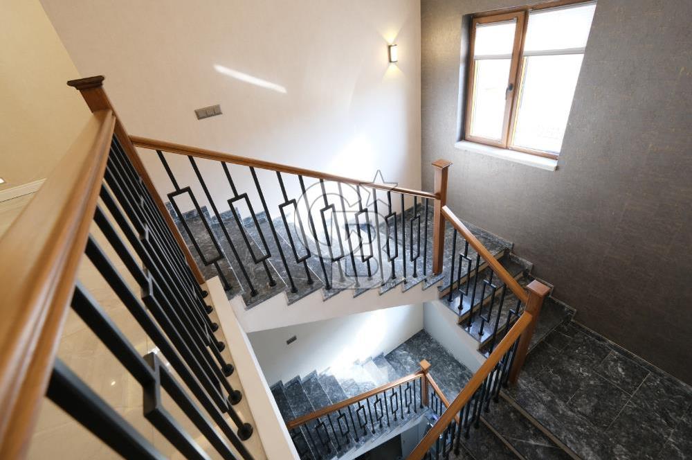 GÖLBAŞI - BAHÇELİEVLER MAH. GÖL MANZARALI SATILIK VİLLA