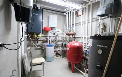 GÖLBAŞI - BAHÇELİEVLER MAH. GÖL MANZARALI SATILIK VİLLA