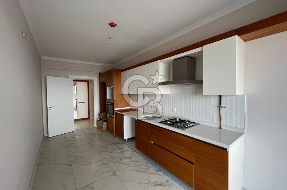 Twinstar Yakacık Sitesinde Kapanmaz Deniz Manzaralı Arakat Köşe Daire