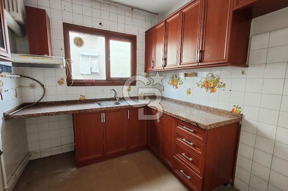 İkbaliye - Kadıköy'de Acıbadem caddesine çok yakın Fırsat Daire