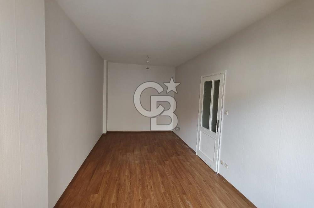 İkbaliye - Kadıköy'de Acıbadem caddesine çok yakın Fırsat Daire