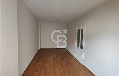 İkbaliye - Kadıköy'de Acıbadem caddesine çok yakın Fırsat Daire