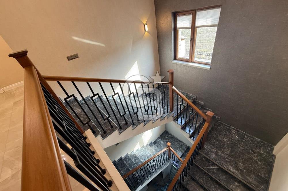 GÖLBAŞI - BAHÇELİEVLER MAH. GÖL MANZARALI KİRALIK VİLLA