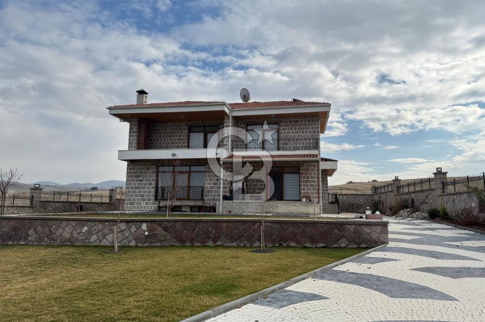 GÖLBAŞI - BAHÇELİEVLER MAH. GÖL MANZARALI KİRALIK VİLLA