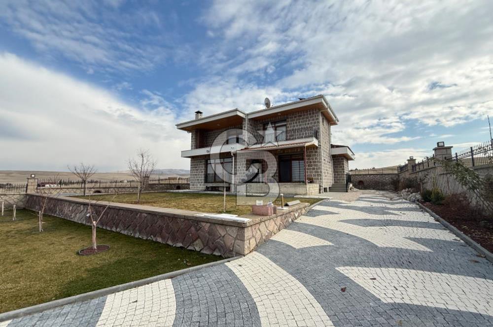 GÖLBAŞI - BAHÇELİEVLER MAH. GÖL MANZARALI KİRALIK VİLLA