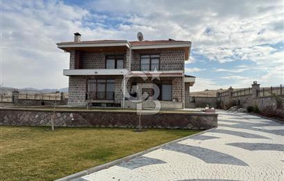 GÖLBAŞI - BAHÇELİEVLER MAH. GÖL MANZARALI SATILIK VİLLA