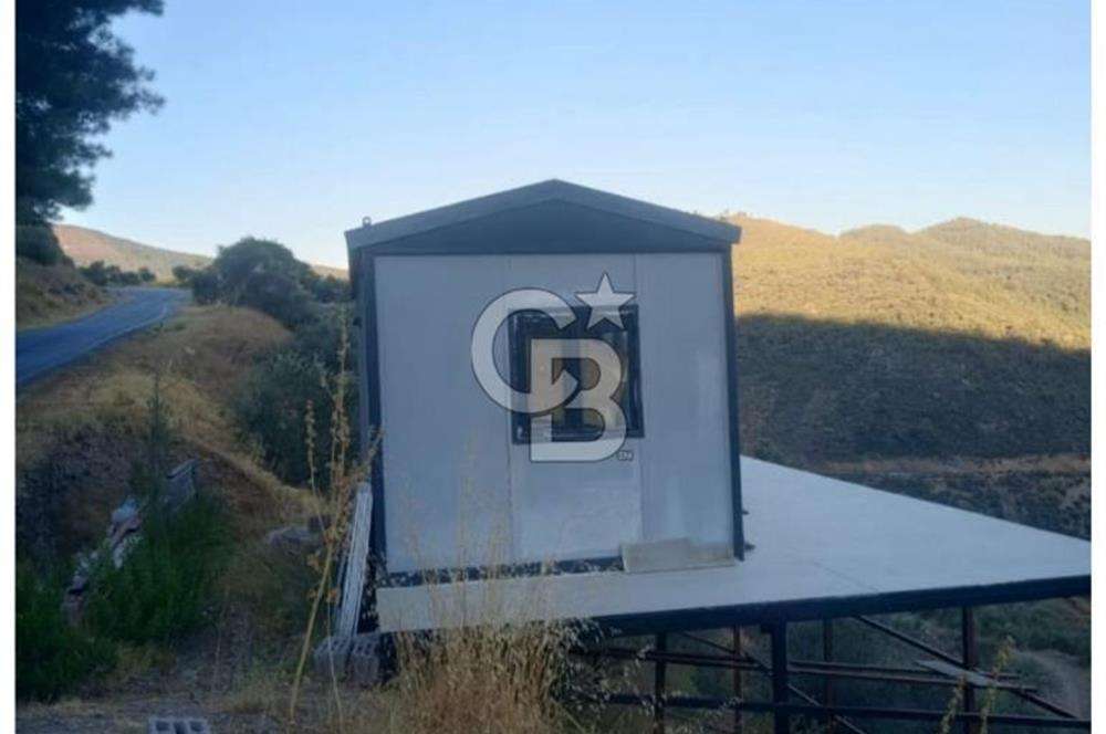 Bayındır Asfalt Yola Cepheli Satılık Prefabrik Ev Ve Arsası