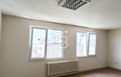 MALTEPE'DE DENİZ MANZARALI 48 M2 OFİS
