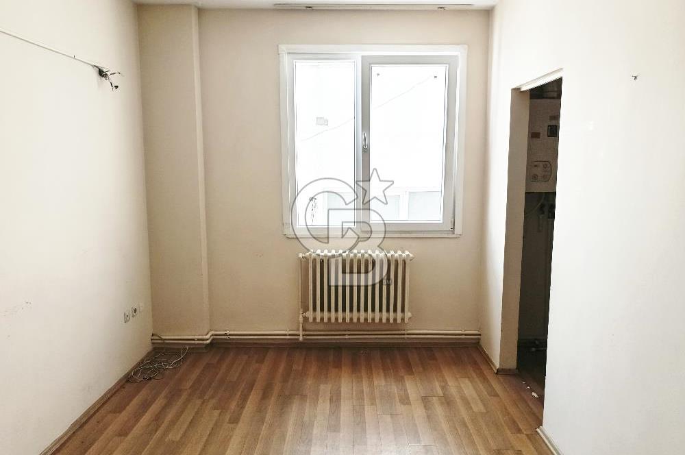 MALTEPE'DE DENİZ MANZARALI 48 M2 OFİS