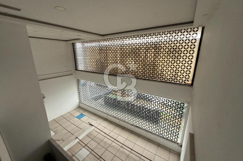 Çukurambar Merkez-Kat Mülkiyetli-Asma Katlı 110 m² Satılık Dükkan
