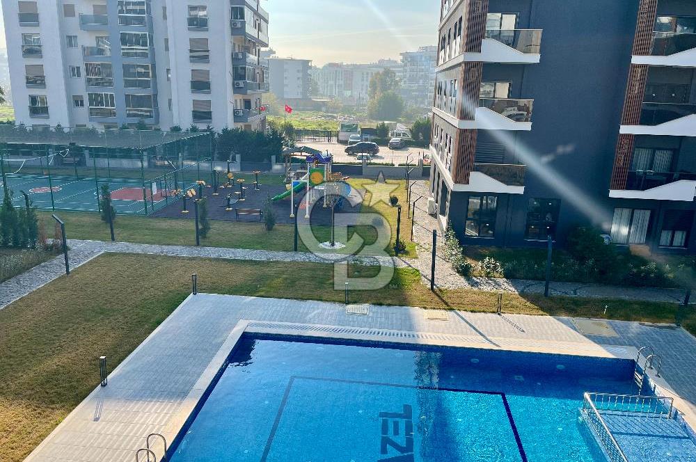 çiğli Azel Deluxe Sitesi Satılık 2+1 Havuz cephe Daire