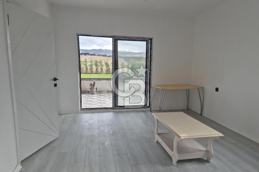 Gölbaşı Oğulbey 'de 2+1 konut + 400 m² Satılık Arsa