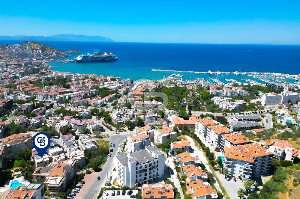 Kuşadası Türkmen Mahallesinde Deniz Manzaralı  Bahçeli Tam Müstakil 5+1 Villa