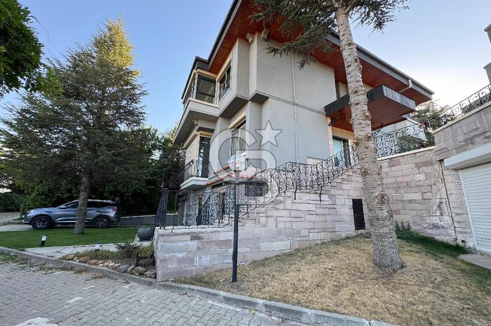 İNCEK KONAKLARINDA KÖŞE KONUMLU 5+2 MÜTHİŞ SATILIK VİLLA