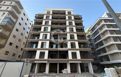 Plaza Bölgesi Bayraklı Satılık Sıfır 1+1 Daire