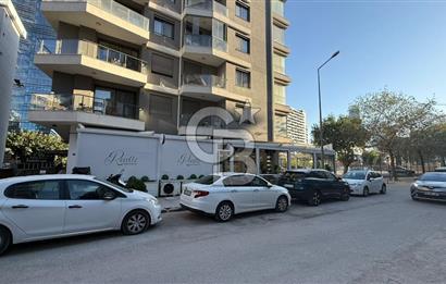 Plaza Bölgesi Bayraklı Satılık Sıfır 1+1 Daire