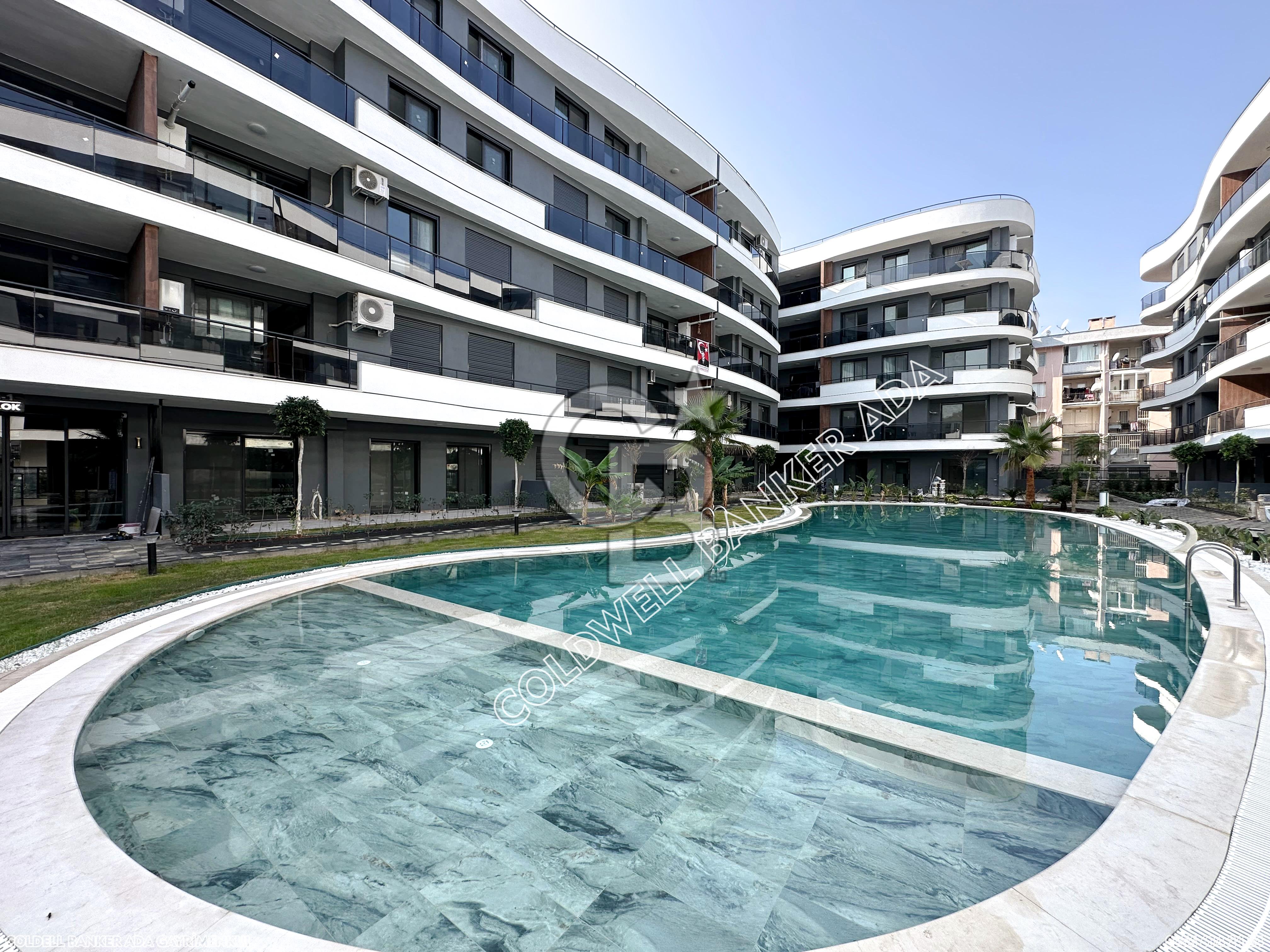 Kuşadası'nda Merkezi Lüks ve Konforlu 2+1 Yaşam