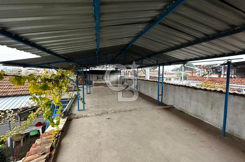 Urganlı'da Bahçeli Dükkan Alanlı Teraslı Müstakil Köy Evi