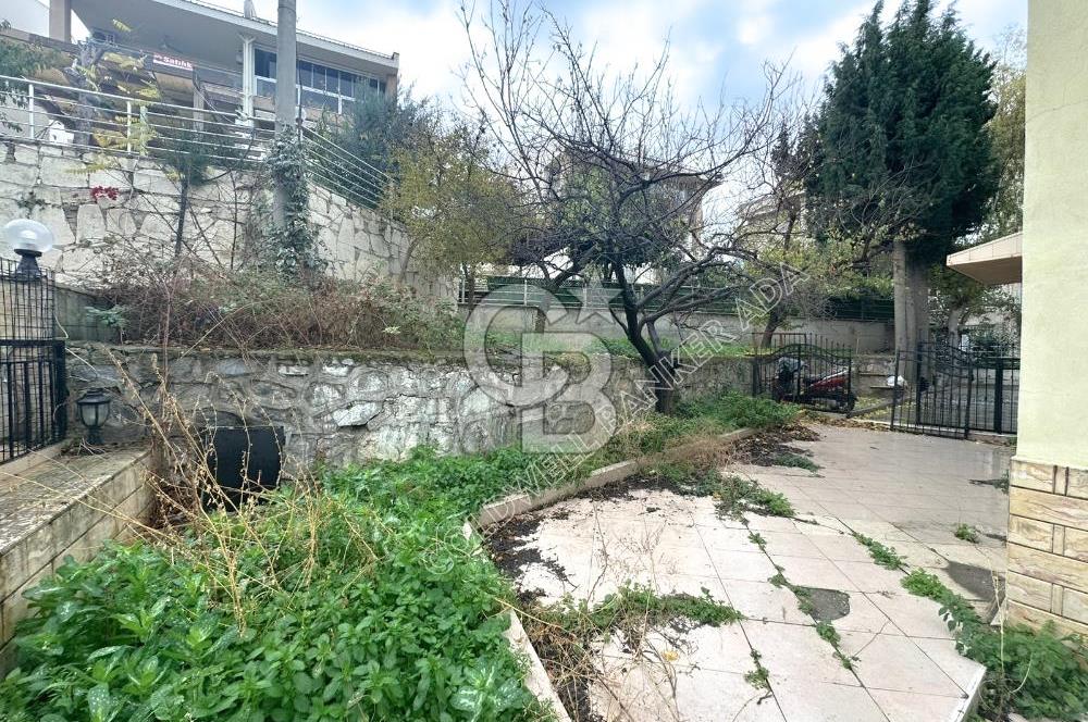 Kuşadası Türkmen Mahallesinde Deniz Manzaralı  Bahçeli Tam Müstakil 5+1 Villa