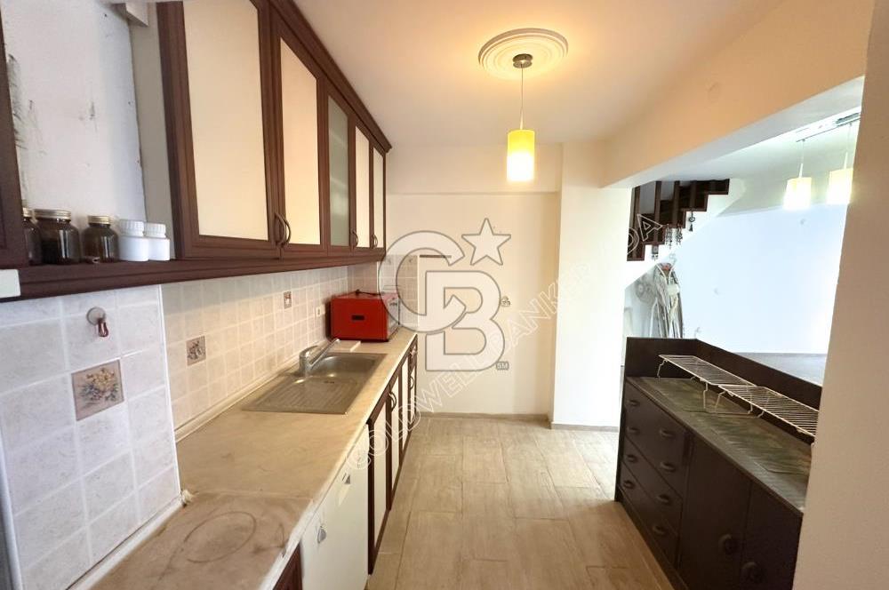 Kuşadası Türkmen Mahallesinde Deniz Manzaralı  Bahçeli Tam Müstakil 5+1 Villa