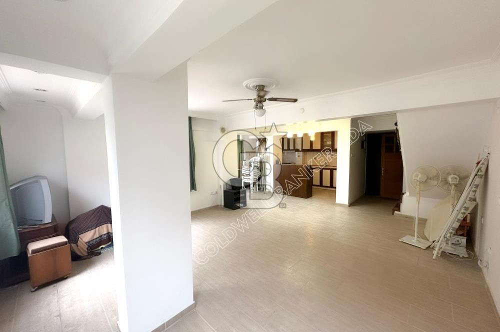 Kuşadası Türkmen Mahallesinde Deniz Manzaralı  Bahçeli Tam Müstakil 5+1 Villa