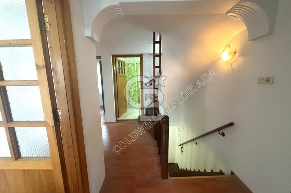 Kuşadası Türkmen Mahallesinde Deniz Manzaralı  Bahçeli Tam Müstakil 5+1 Villa