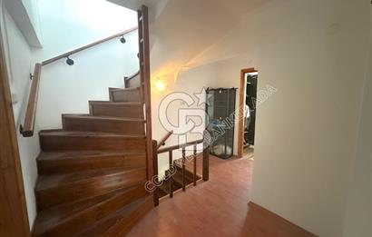 Kuşadası Türkmen Mahallesinde Deniz Manzaralı  Bahçeli Tam Müstakil 5+1 Villa