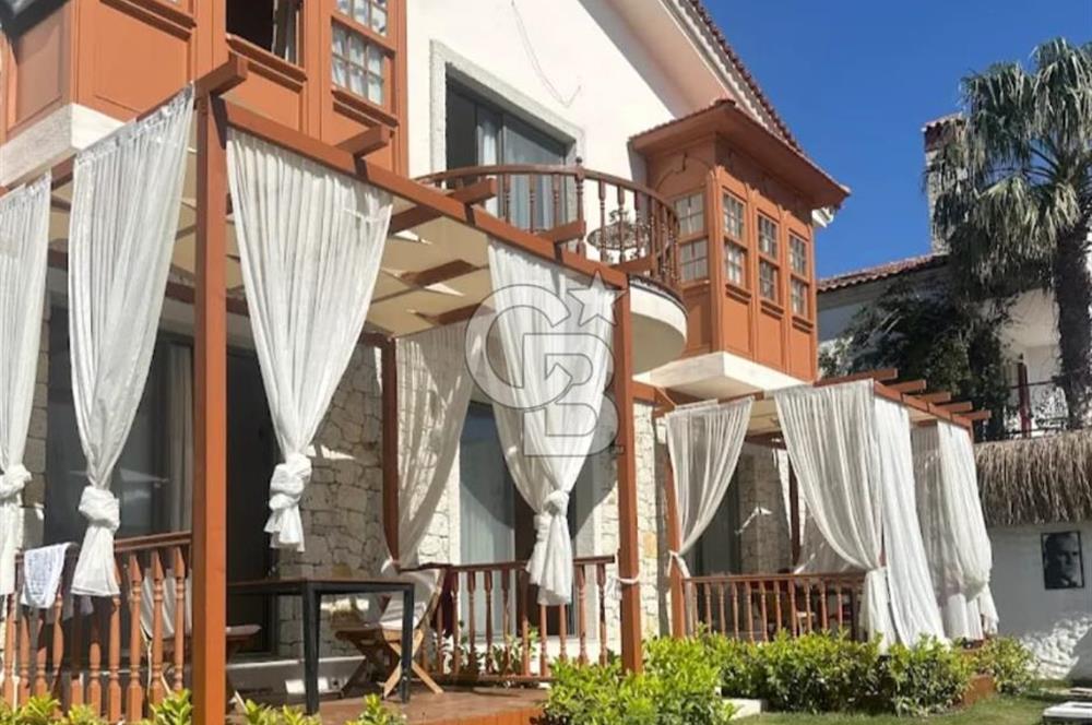 Çeşme Alaçatı'da Merkezi Konumda Komple Satılık Bina