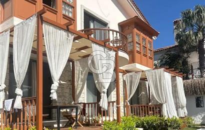 Çeşme Alaçatı'da Merkezi Konumda Komple Satılık Bina