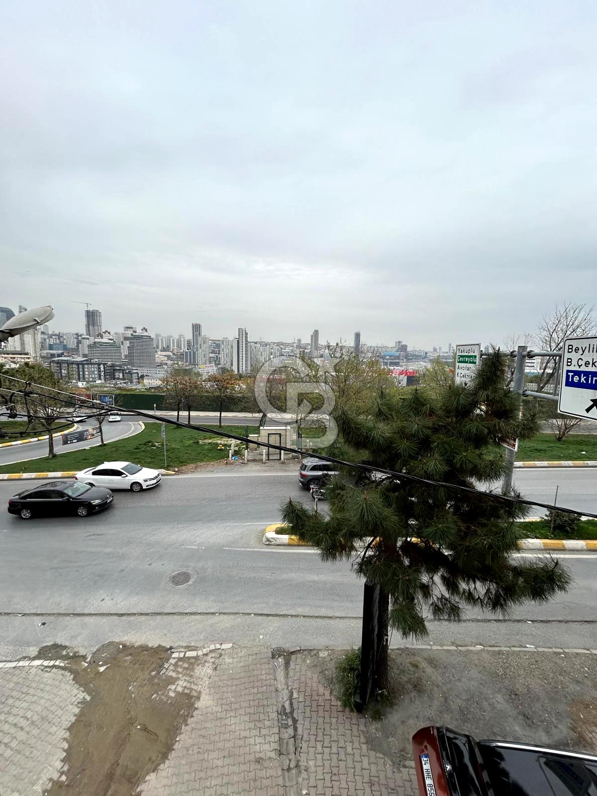 BEYLİKDÜZÜNDE CADDE ÜZERİ ÇİFT TAPU EMSALSİZ 5+1  İŞYERİ