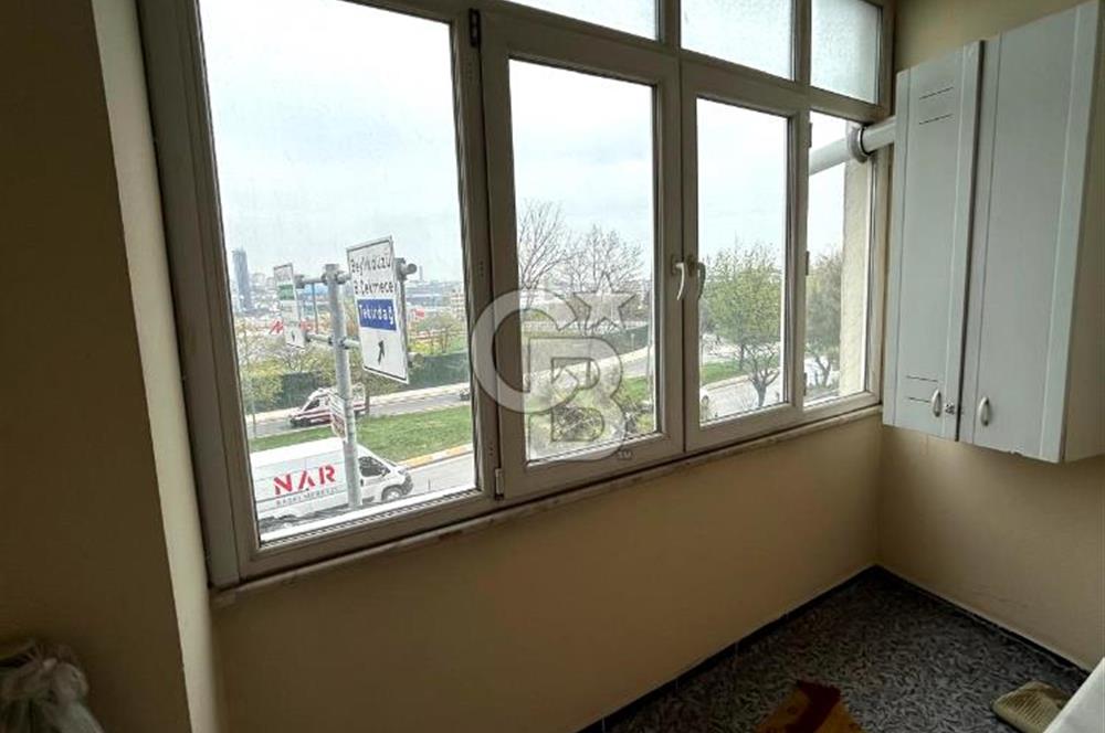 BEYLİKDÜZÜNDE CADDE ÜZERİ ÇİFT TAPU EMSALSİZ 5+1  İŞYERİ