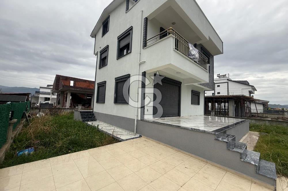 Dikili Cumhuriyet Mah. Çetin Emeç'te Satılık Müstakil 4+1 Villa