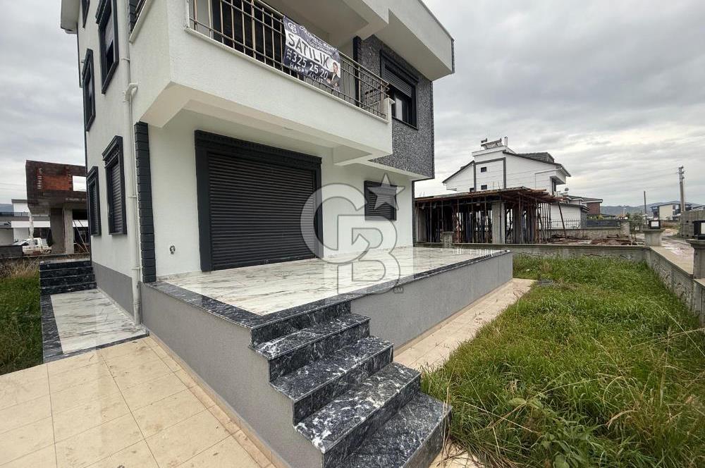 Dikili Cumhuriyet Mah. Çetin Emeç'te Satılık Müstakil 4+1 Villa