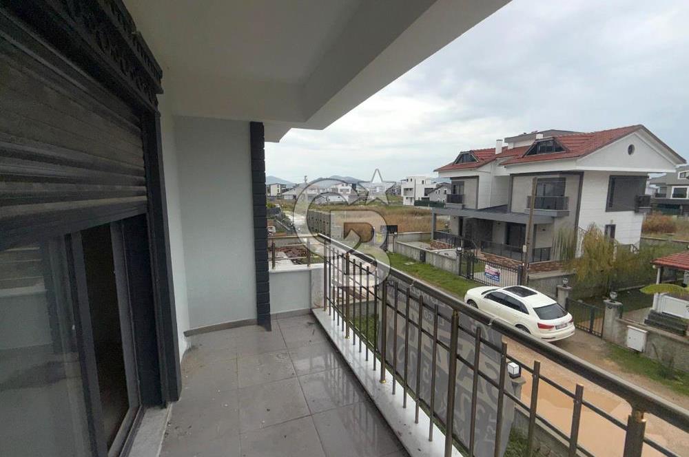 Dikili Cumhuriyet Mah. Çetin Emeç'te Satılık Müstakil 4+1 Villa